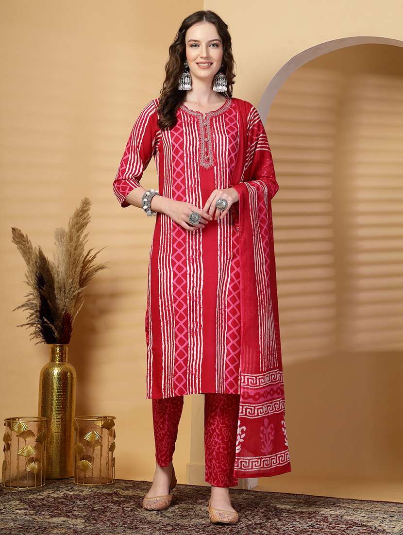 women three quarter sleeve kurta pant with dupatta set - 21844947 - Standard Image - 5