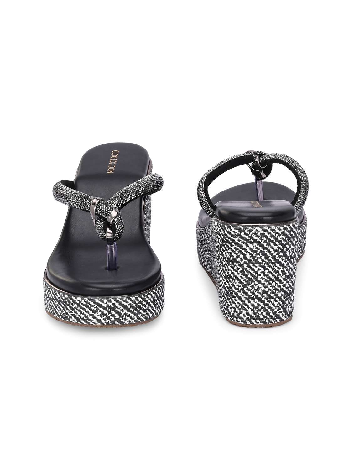 women black toe separator wedge - 21845502 -  Standard Image - 5