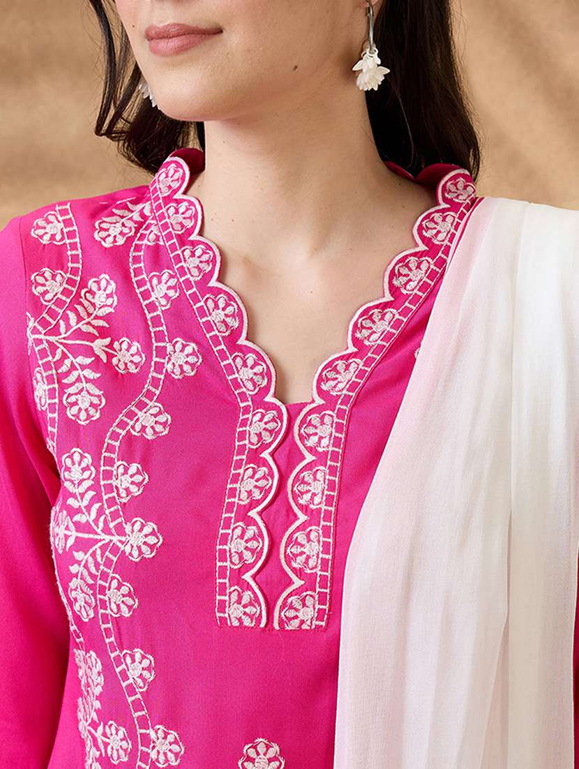 women three quarter sleeve kurta pant with dupatta set - 21853689 -  Standard Image - 3