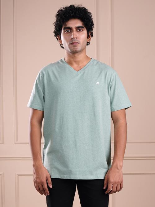 men green solid short sleeve regular fit t-shirt - 21854341 -  Standard Image - 0