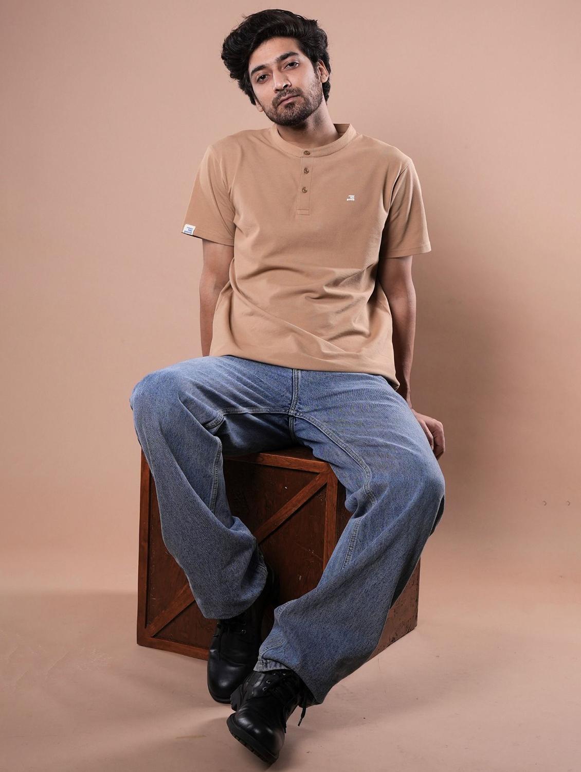 men brown solid short sleeve regular fit t-shirt - 21854352 - Standard Image - 3