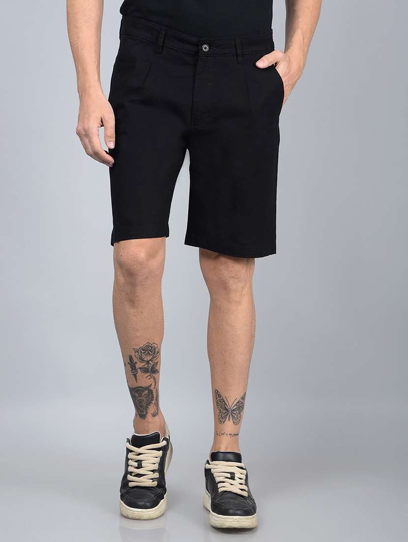 men solid mid rise shorts