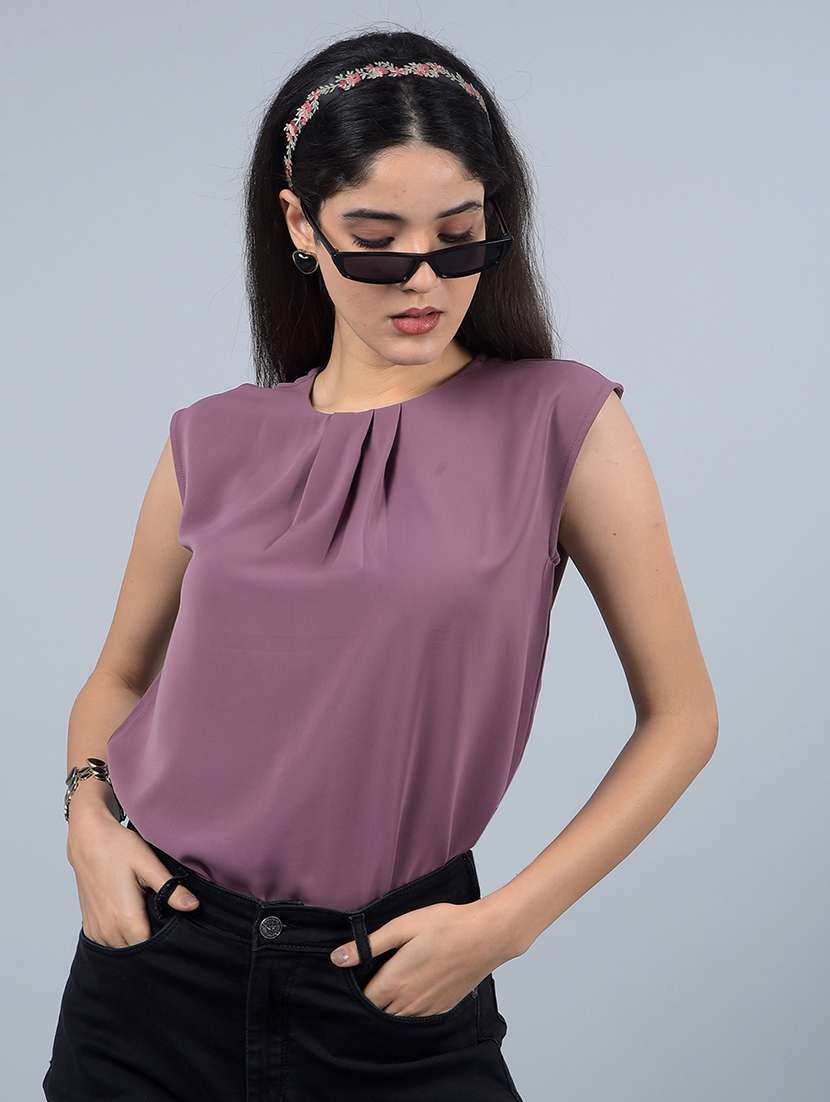 women solid sleeveless regular top