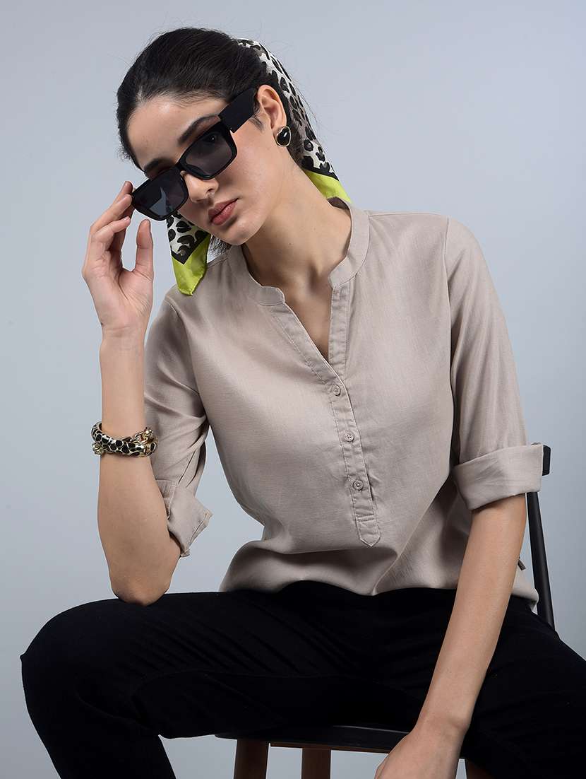 women solid mandarin neck high low top