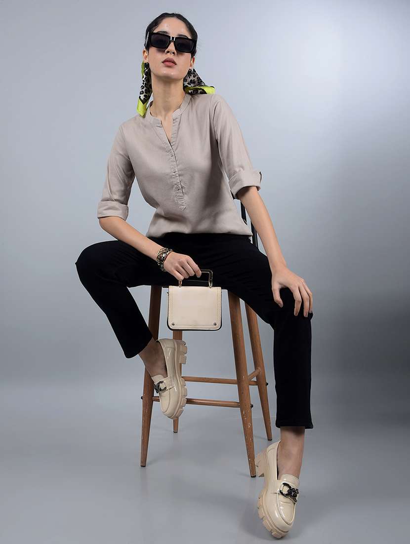 women solid mandarin neck high low top - 21854939 -  Standard Image - 5