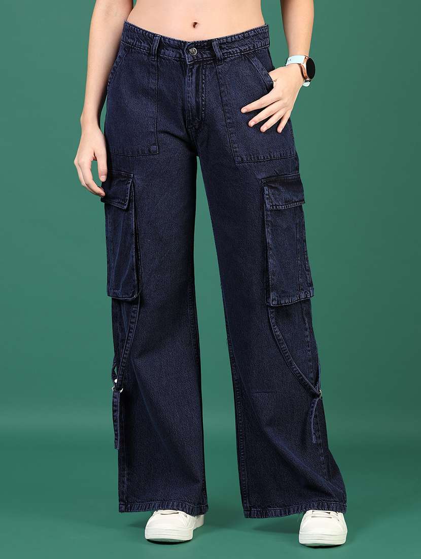 women solid mid rise relaxed fit cargo