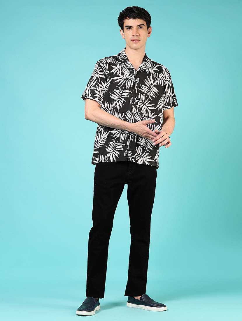 men printed cuban collared short sleeve shirt - 21864311 -  Standard Image - 5