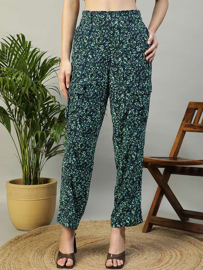women printed mid rise straight trouser