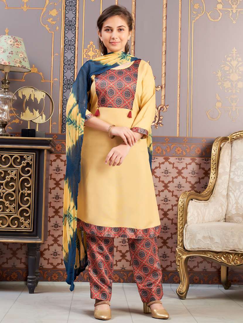 girls three quarter sleeve kurta pant with dupatta set - 21874823 - Zoom Image - 0