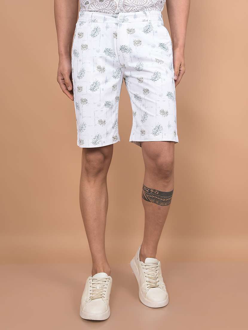 men white printed mid rise slim fit short