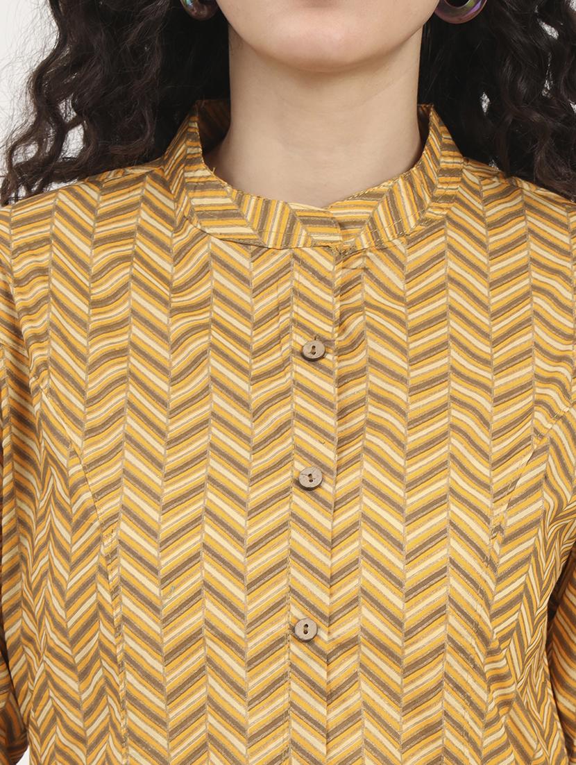 women printed roll-up sleeves kurti - 21881716 - Standard Image - 5