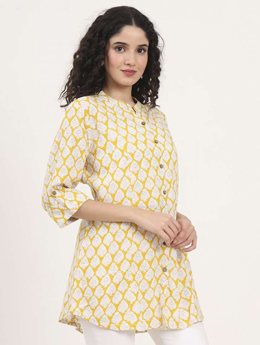 women printed roll-up sleeves kurti - 21881717 - Standard Image - 3