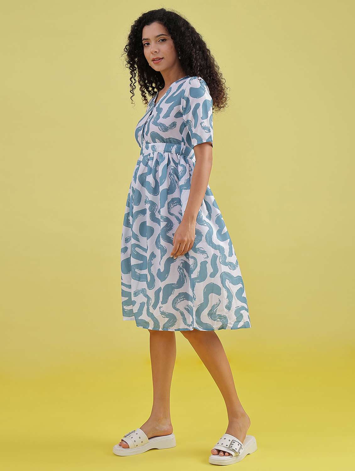 Women Printed V Neck Fit & Flare Dress - 21898821 -  Standard Image - 5