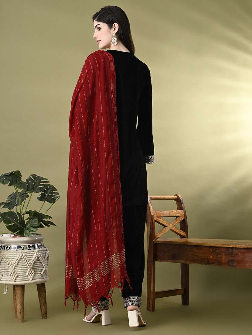 women lace detailed kurta pant with dupatta  - 21899133 -  Standard Image - 3