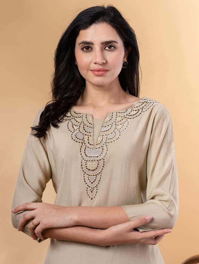 women three quarter sleeve kurta pant set - 21901537 -  Standard Image - 3