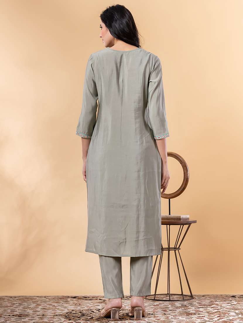 women three quarter sleeve kurta pant set - 21901538 -  Standard Image - 3