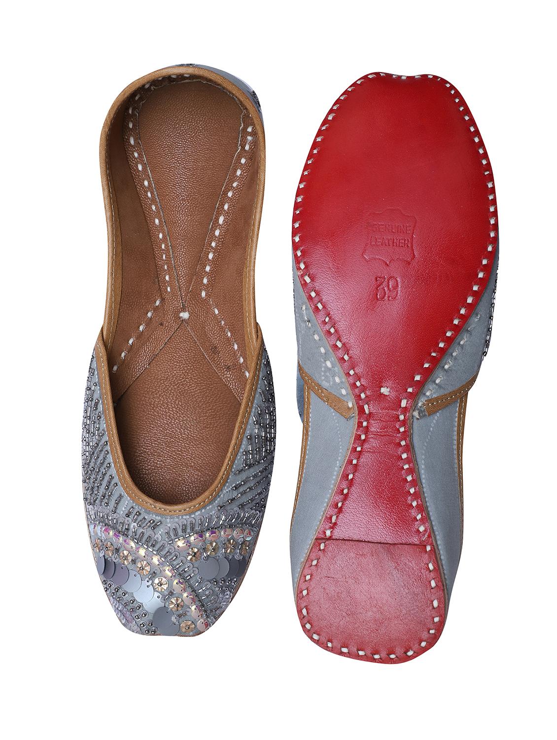 women handmade embroidered punjabi jutti - 21904336 - Standard Image - 3