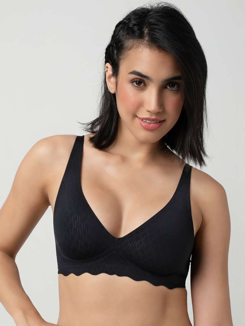 women solid lightly padded bra