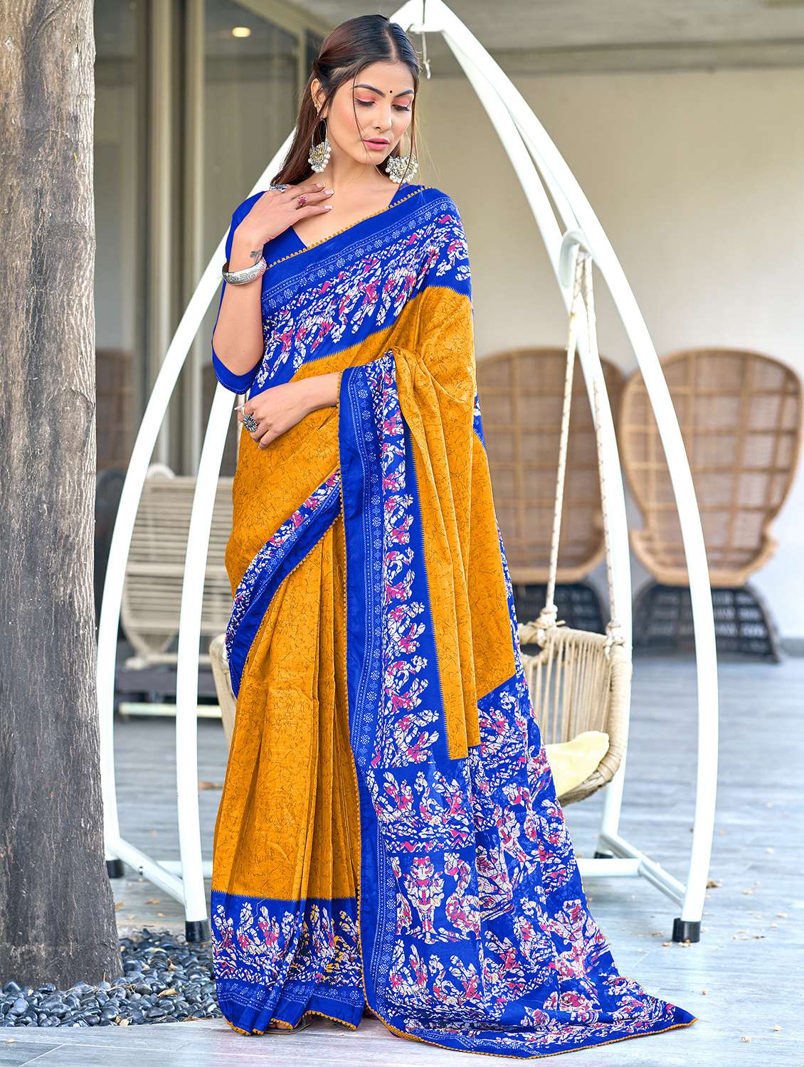 women printed casual wear saree with blouse