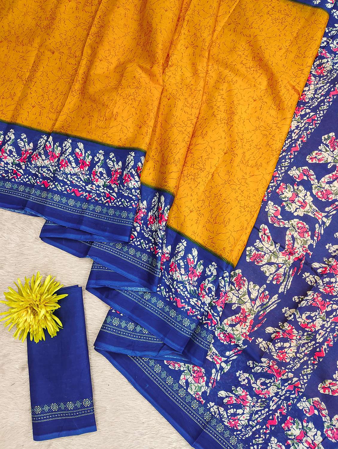 women printed casual wear saree with blouse - 21905315 -  Standard Image - 5