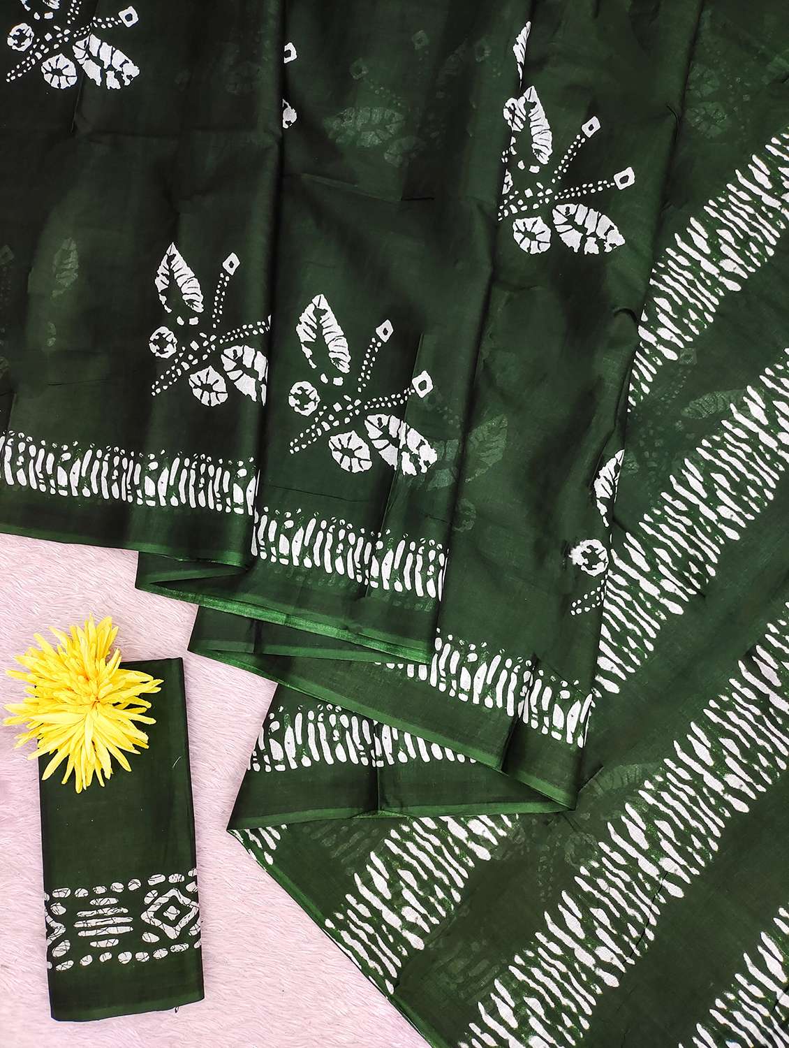women printed casual wear saree with blouse - 21905318 - Standard Image - 3