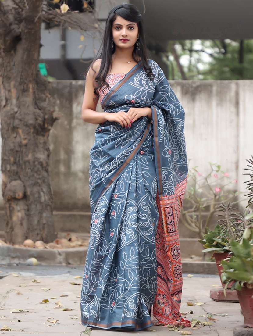 women printed casual wear saree with blouse