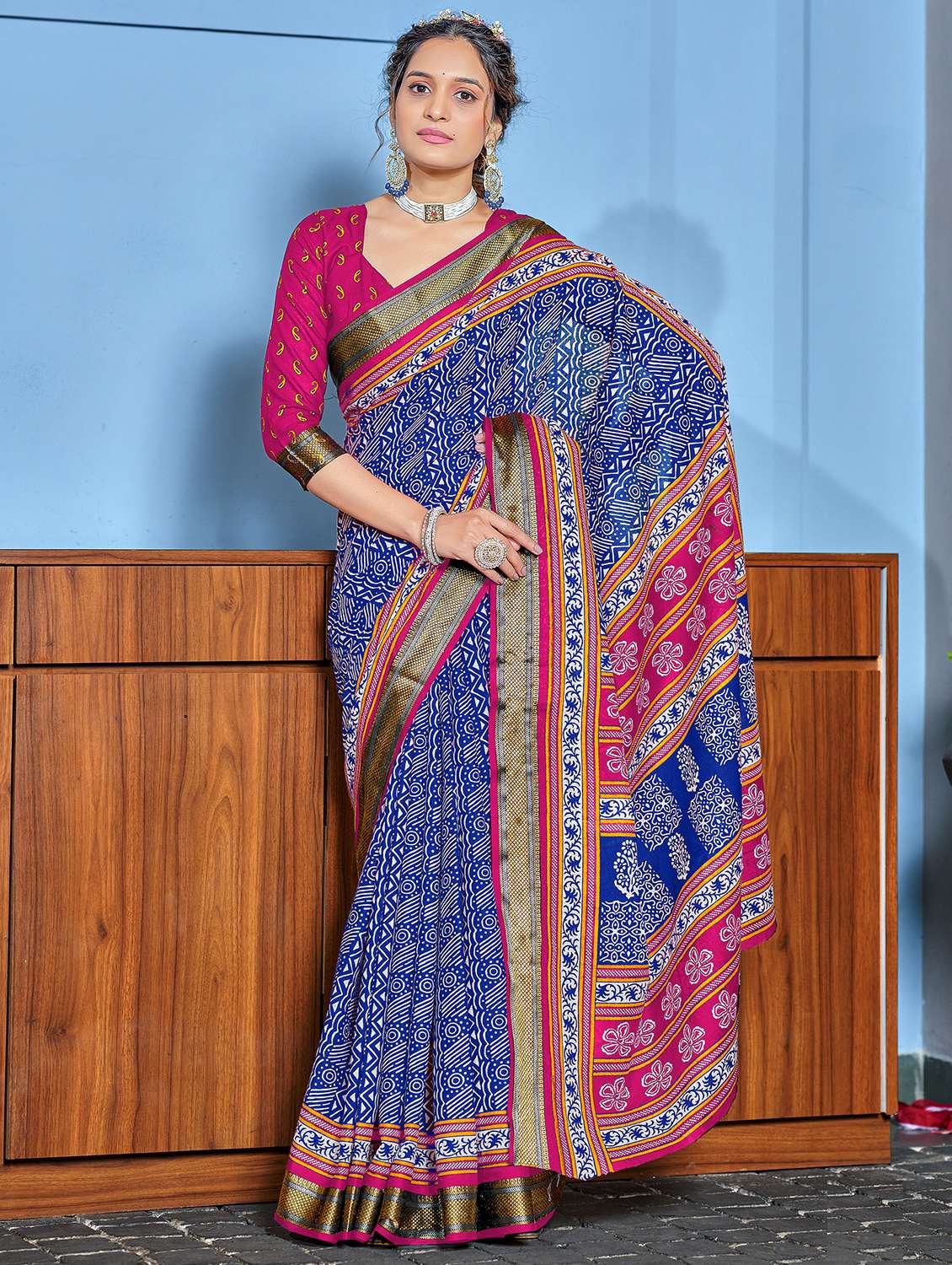 women printed casual wear saree with blouse