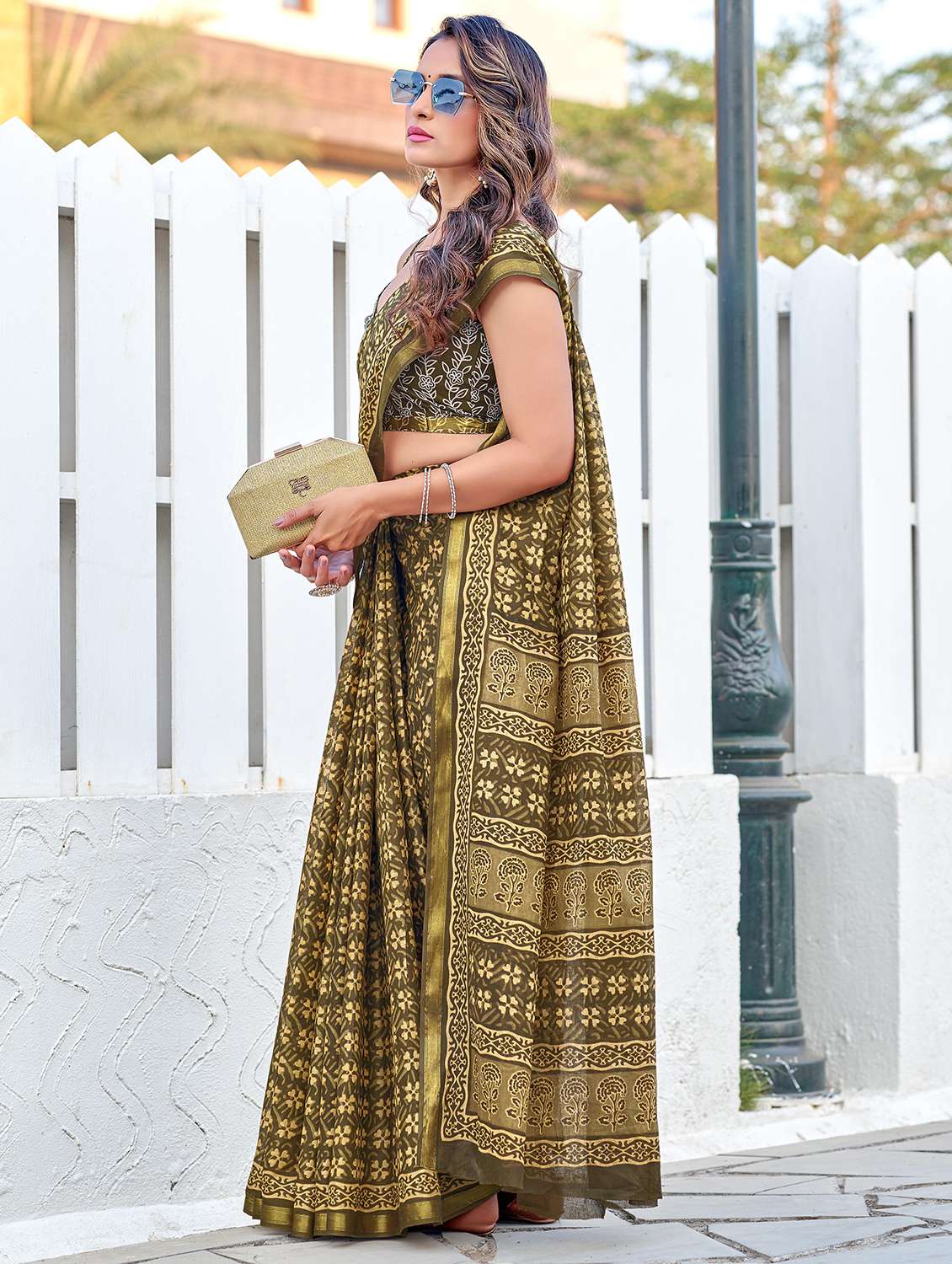 women printed casual wear saree with blouse