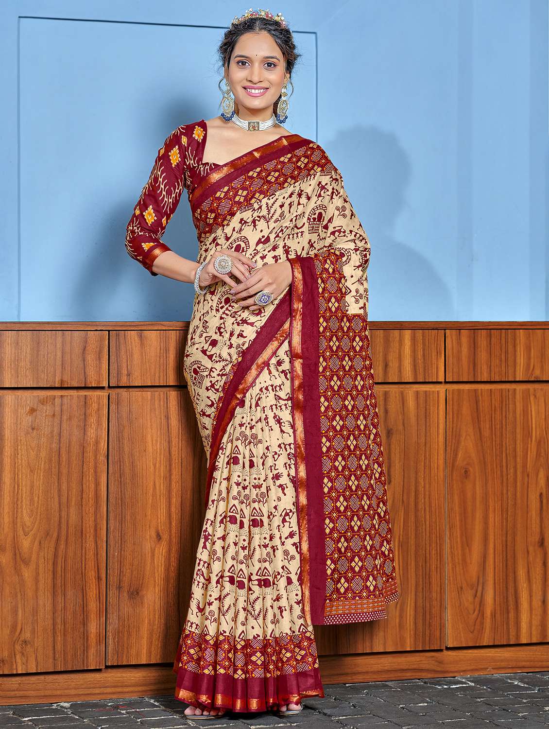 women maroon printed saree with blouse - 21905417 - Zoom Image - 0