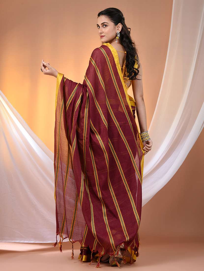 women striped handloom saree with blouse - 21905512 -  Standard Image - 3