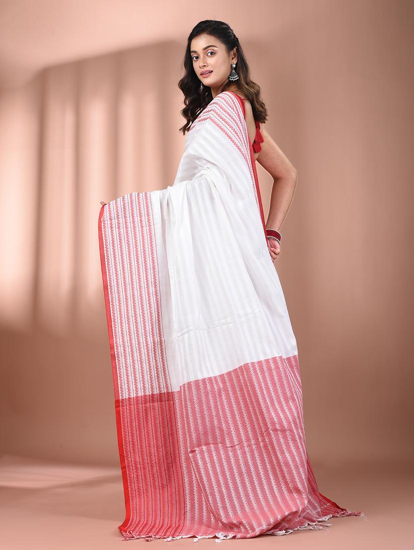women white handloom saree with blouse - 21905526 - Standard Image - 3
