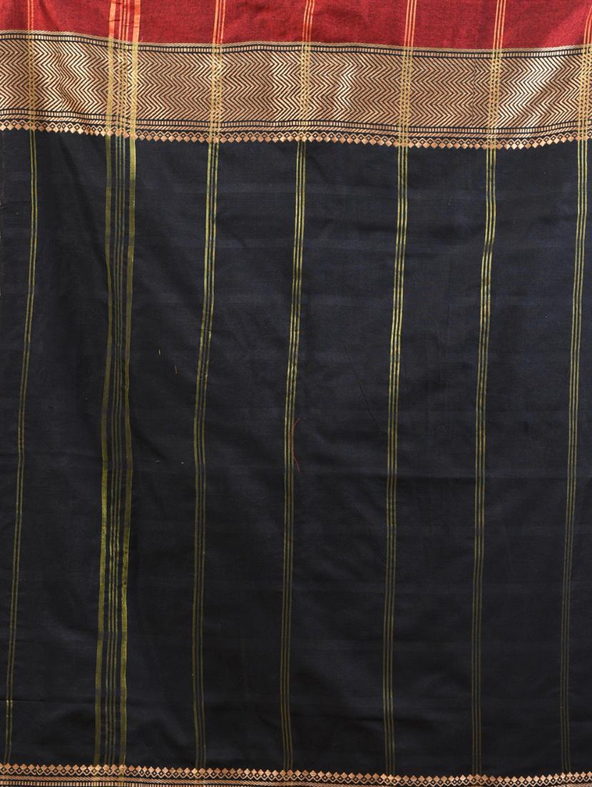 women striped handloom saree with blouse - 21905528 - Standard Image - 5