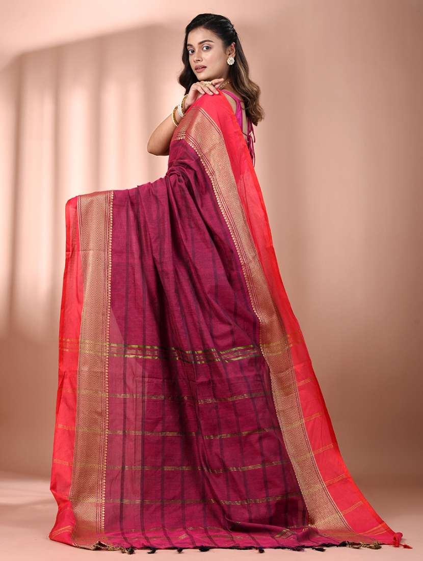 women striped handloom saree with blouse - 21905531 -  Standard Image - 3