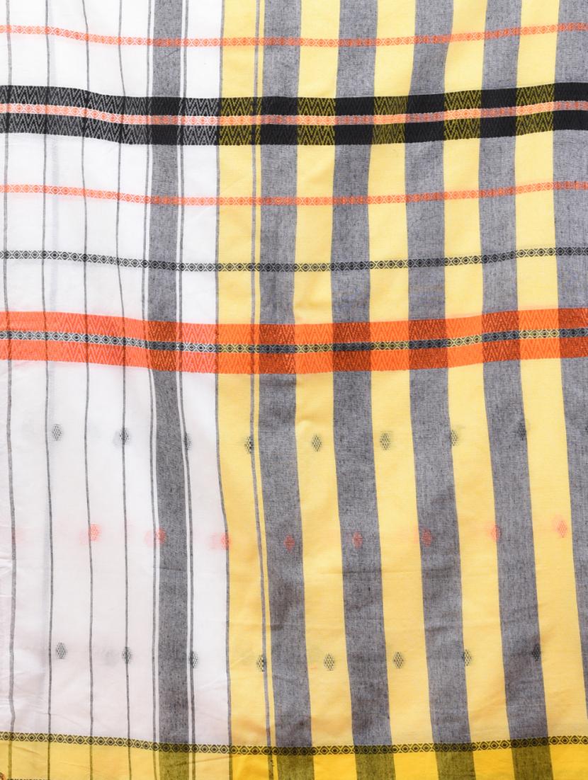 women white handloom saree with blouse - 21905537 - Standard Image - 5