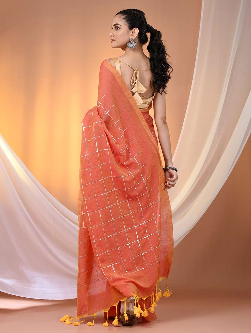 women checkered handloom saree with blouse - 21905576 -  Standard Image - 3
