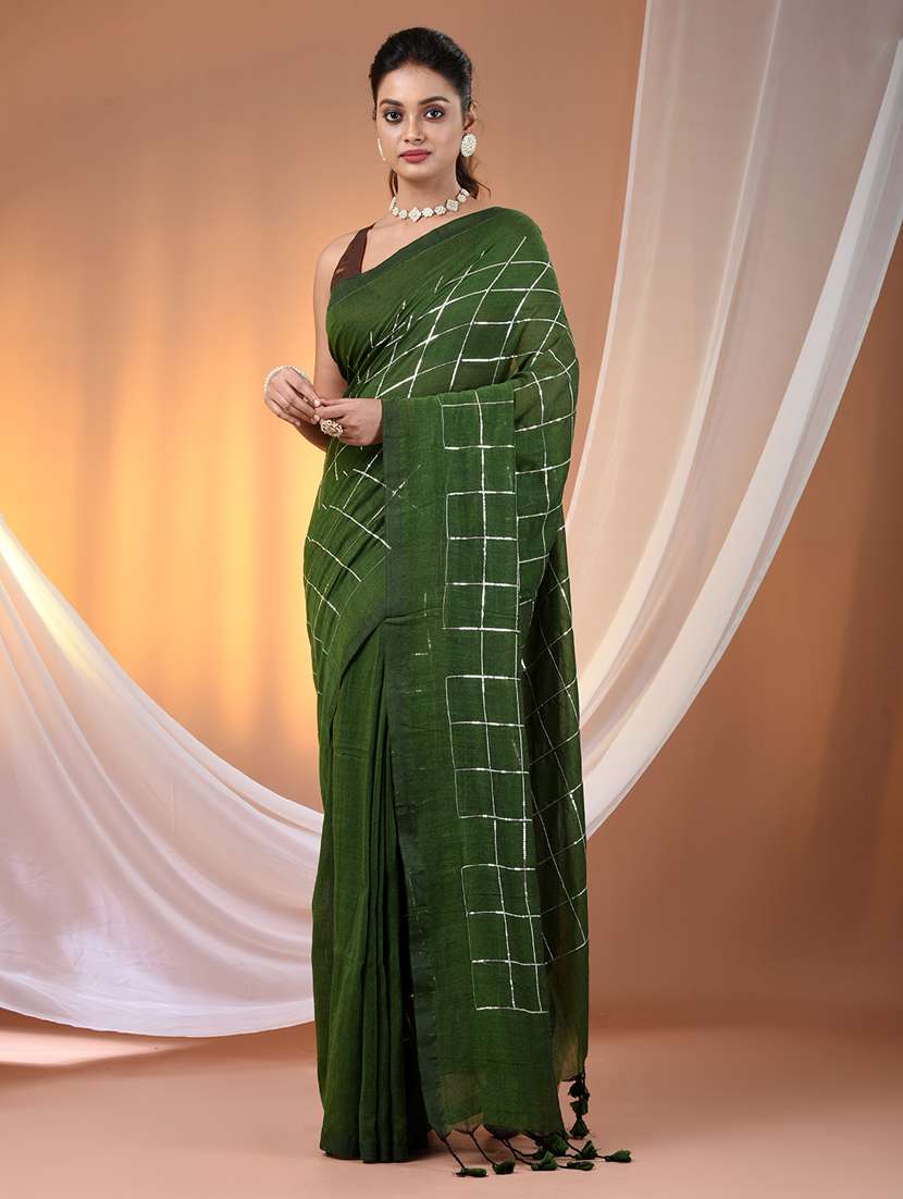 women checkered handloom saree with blouse - 21905578 -  Zoom Image - 0