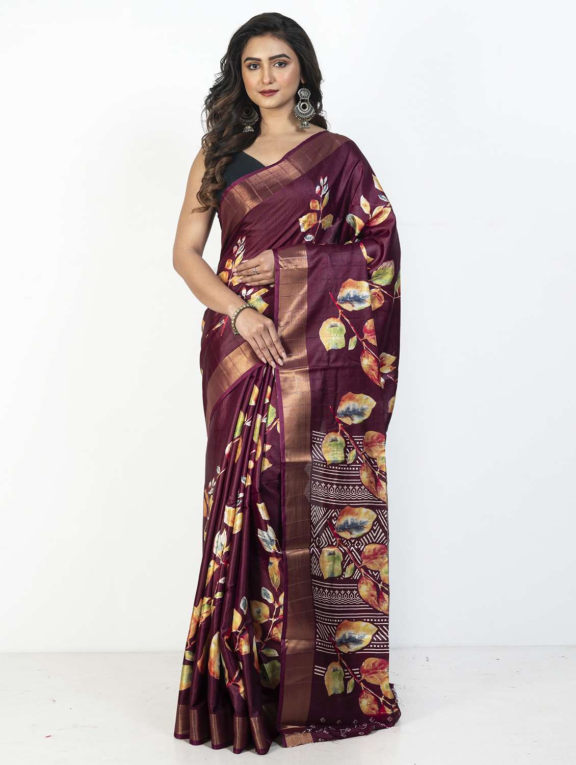 women printed casual wear saree with blouse - 21905648 - Zoom Image - 0