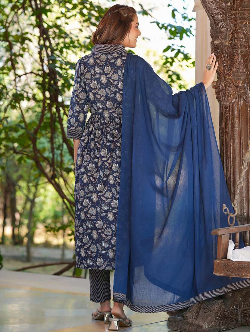 women three quarter sleeve kurta pant with dupatta set - 21906182 -  Standard Image - 3