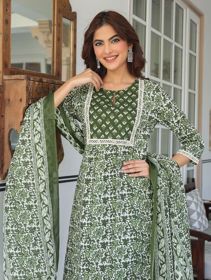 women three quarter sleeve kurta pant with dupatta set - 21906191 - Standard Image - 3