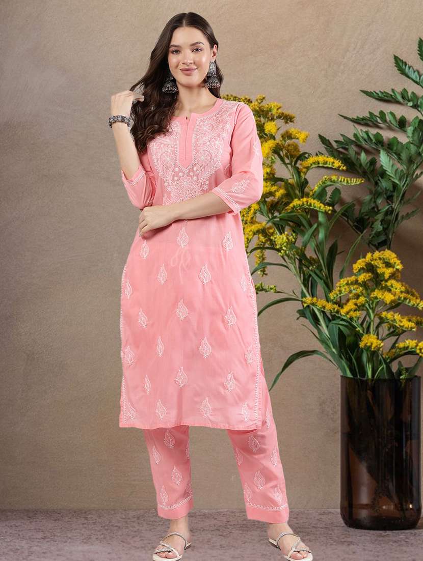 women three quarter sleeve chikankari kurta pant set - 21906319 -  Standard Image - 3