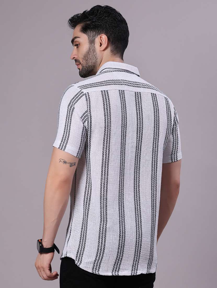 men striped collared short sleeve shirt - 21906393 -  Standard Image - 3