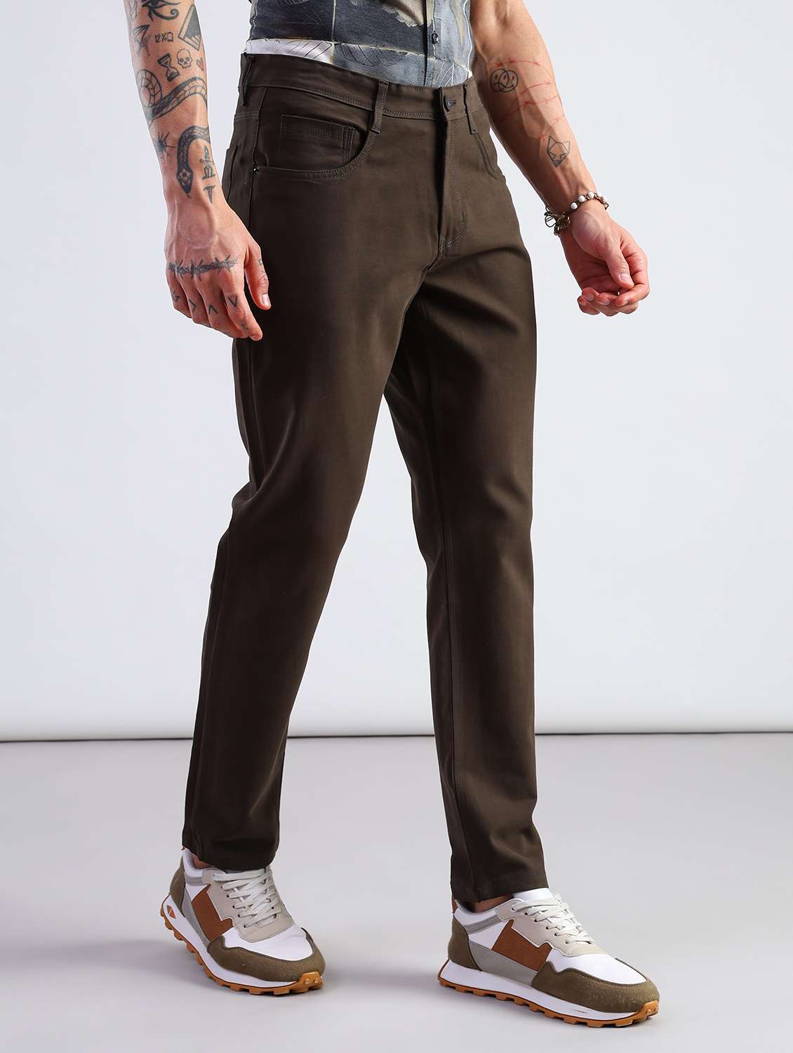 men solid mid rise chinos casual trouser - 21906411 -  Standard Image - 3