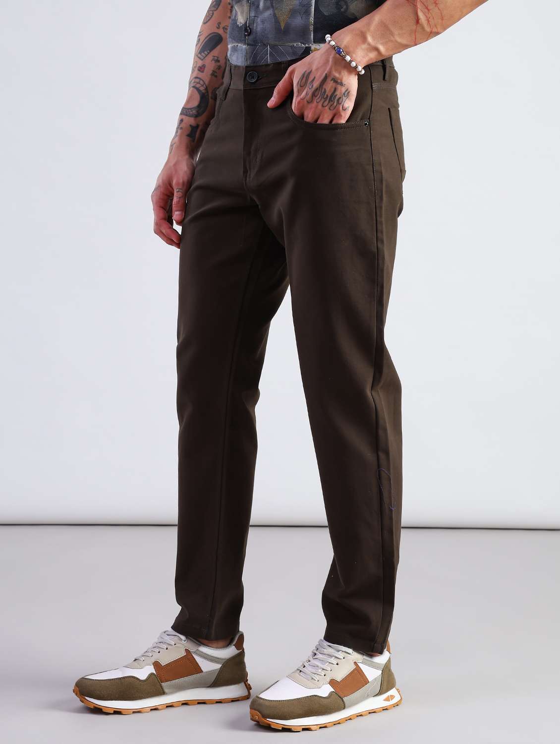 men solid mid rise chinos casual trouser - 21906411 -  Standard Image - 5