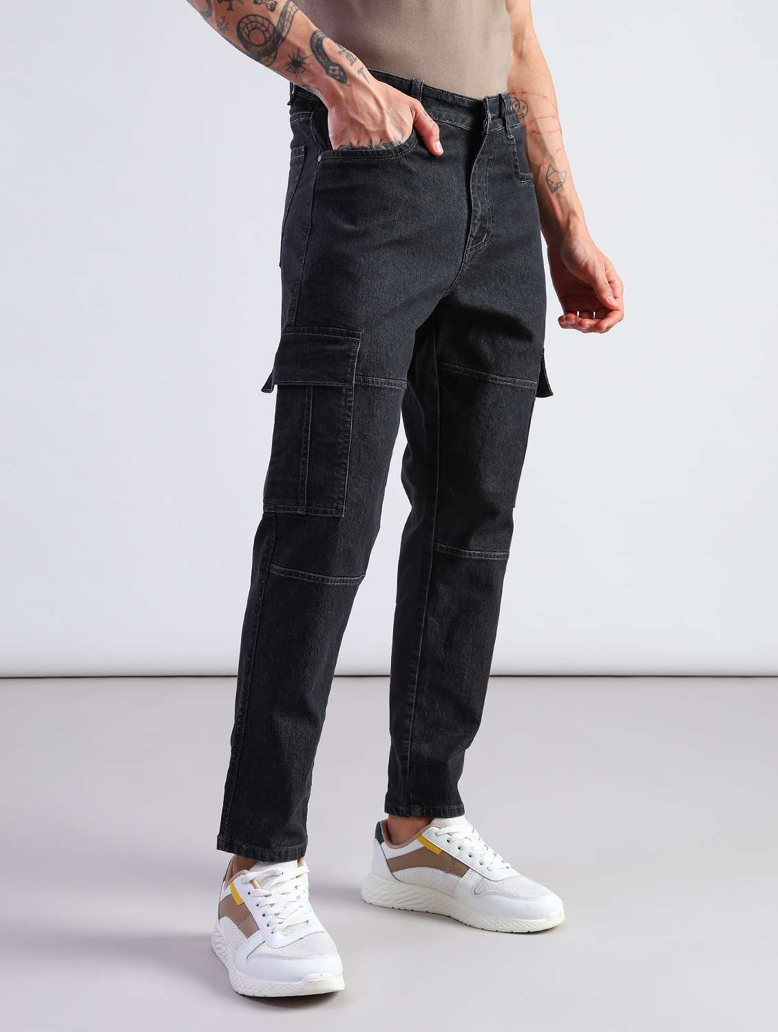 men solid mid rise regular fit cargo - 21906594 -  Standard Image - 3