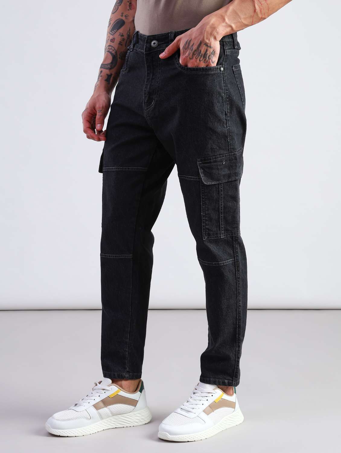 men solid mid rise regular fit cargo - 21906594 -  Standard Image - 5