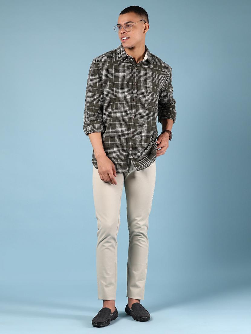 men solid md rise flat front casual chinos - 21907551 - Standard Image - 5