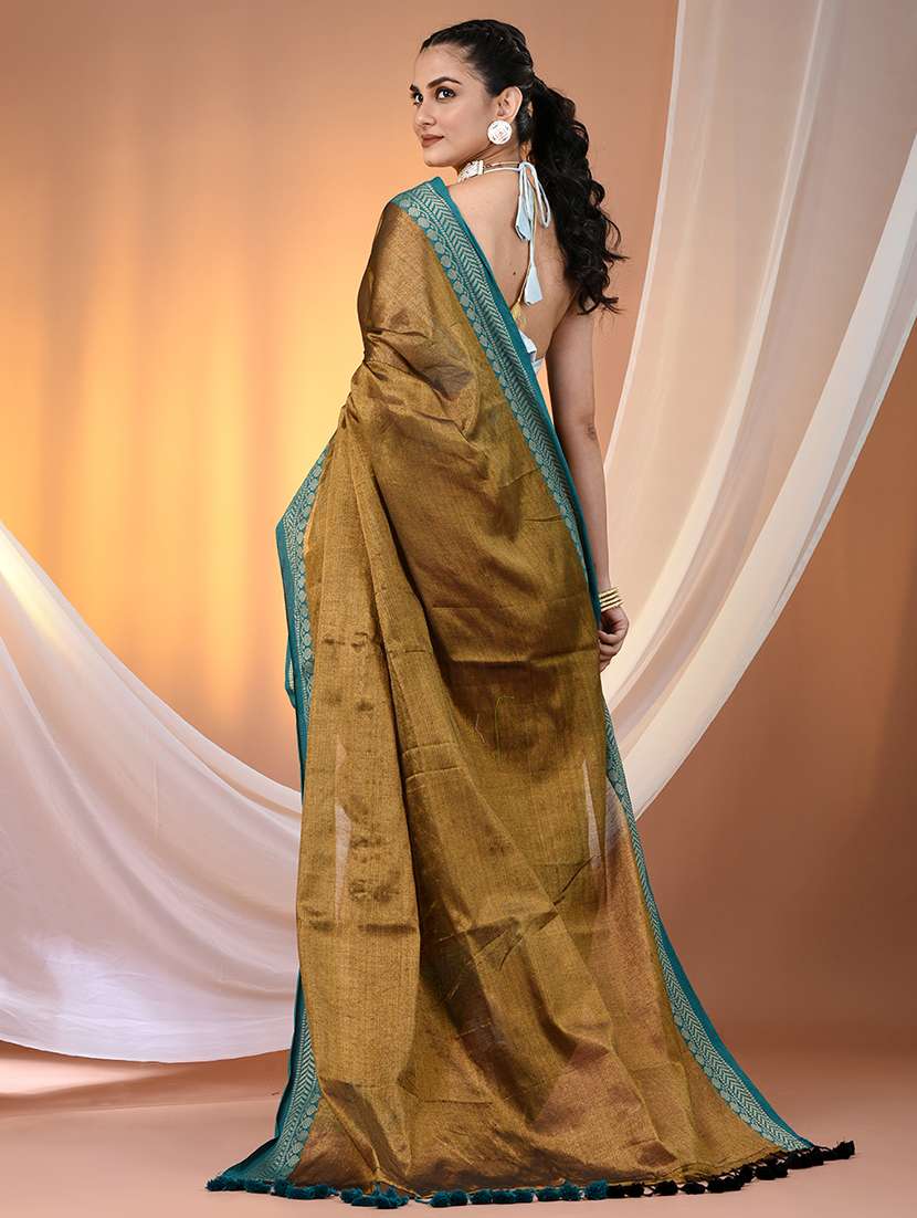 women solid with bordered saree with blouse - 21908396 -  Standard Image - 3