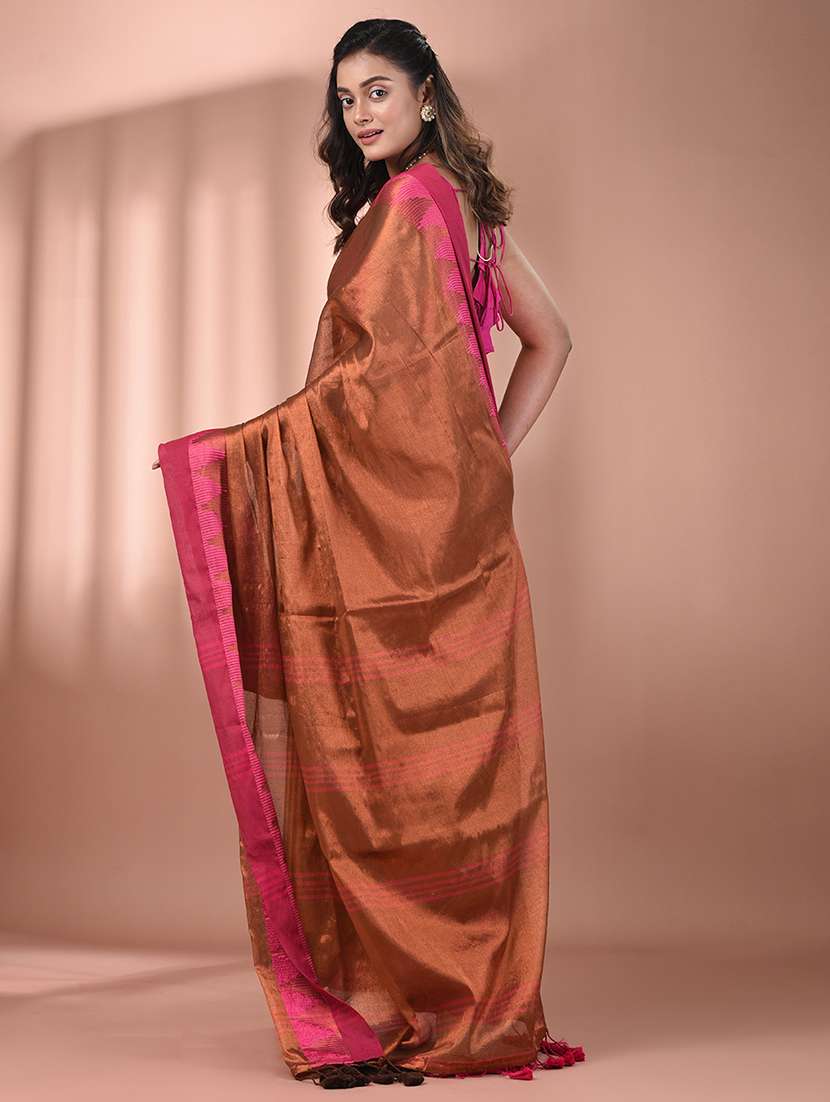 women solid with bordered handloom saree with blouse - 21908422 - Standard Image - 3