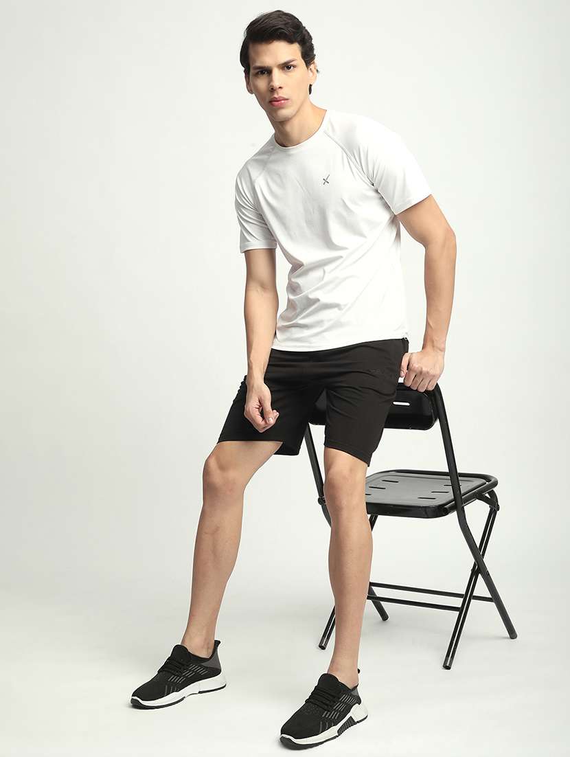 men solid mid rise regular fit shorts - 21908547 - Standard Image - 5