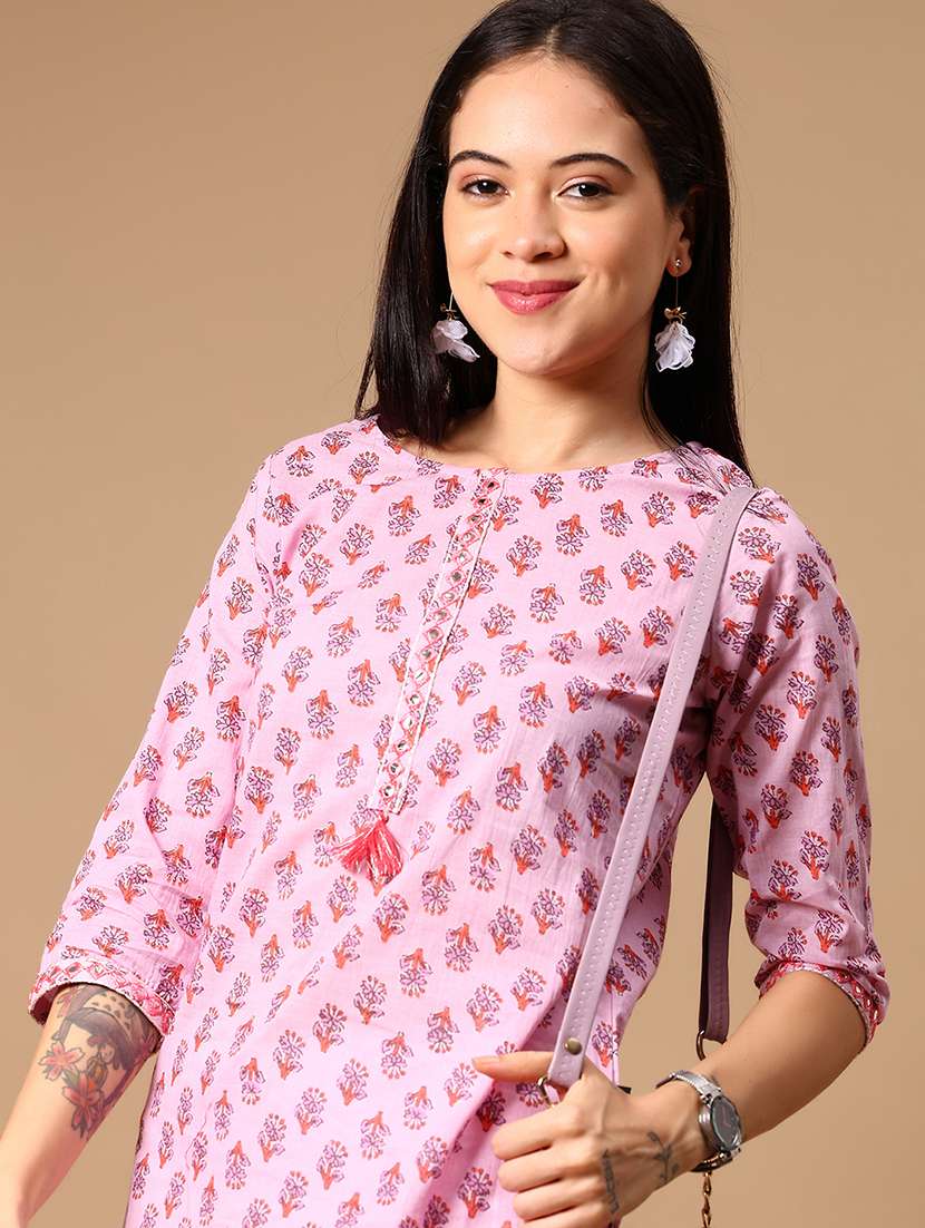 women three quarter sleeve straight kurti - 21908587 -  Standard Image - 3